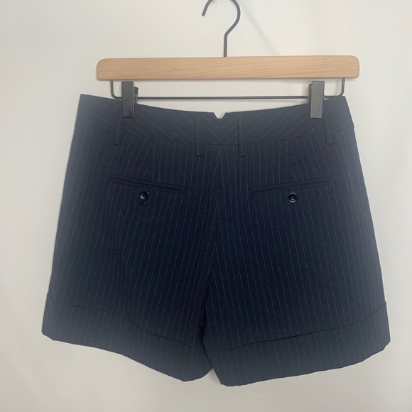 GAP NAVY SHORT FRONT PLEAT - Picture 3 of 4